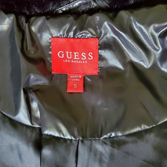 GUESS Women's Black Quilted Puffer Jacket - Picture 8 of 9